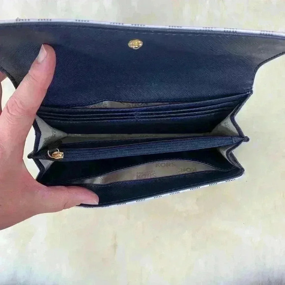 MICHAEL KORS Navy/White Fulton Continental Wallet - Picture 6 of 6